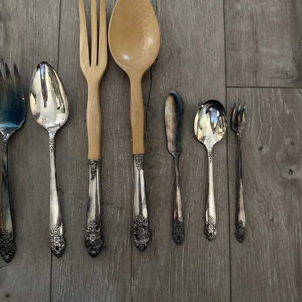 Set of 8 Oneida DISTINCTION‎ Serving Pieces Silver Plate Prestige 1951 Flatware